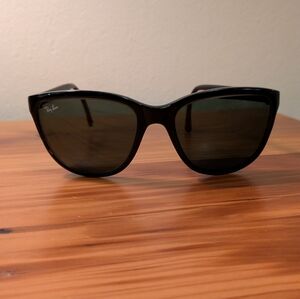 90s vintage Ray-Ban cat eye sunglasses